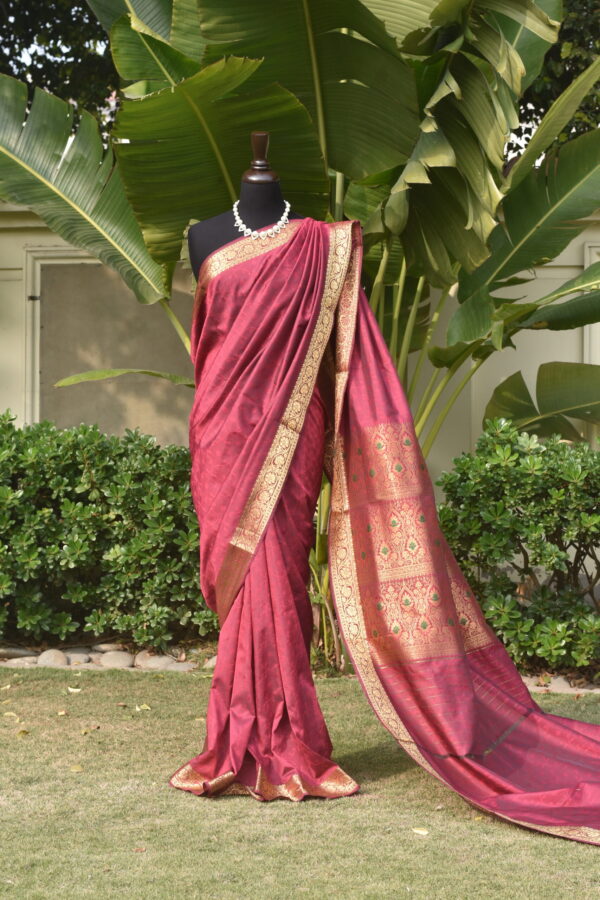 Maroon banarsi silk saari with gold border and blouse fabric