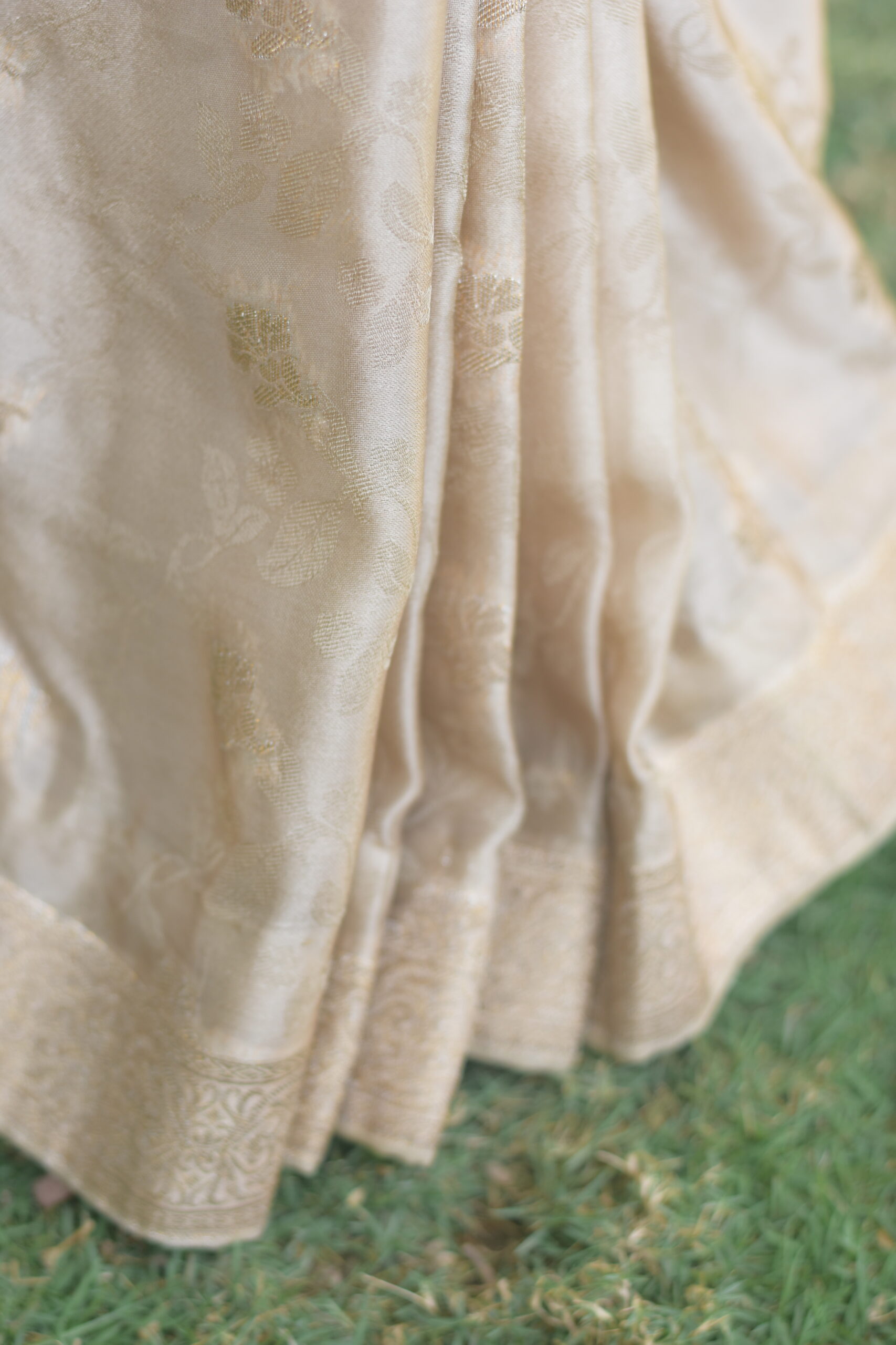 ivory silk banarsi saari ivory silk banarsi saari